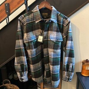Filson northwest wool shirt. Small.